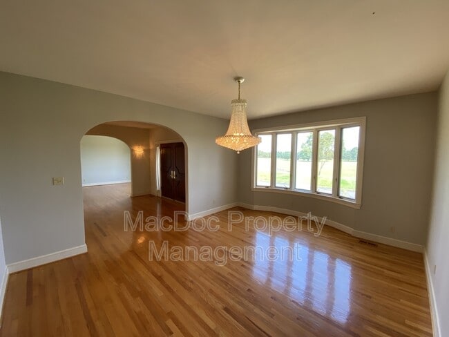 Building Photo - 11225 N Club Dr