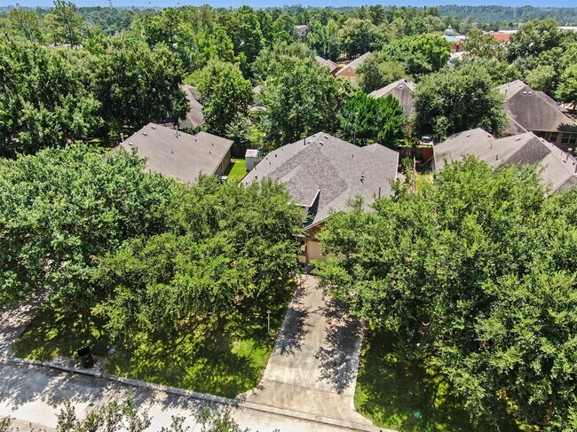 Building Photo - 1912 Hill Manor Dr