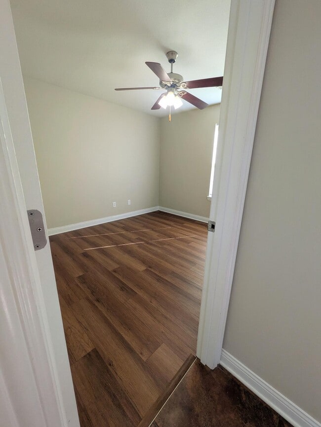 Building Photo - 2601 Quartz Ln