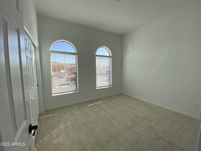Building Photo - 442 W Golden Aspen Dr