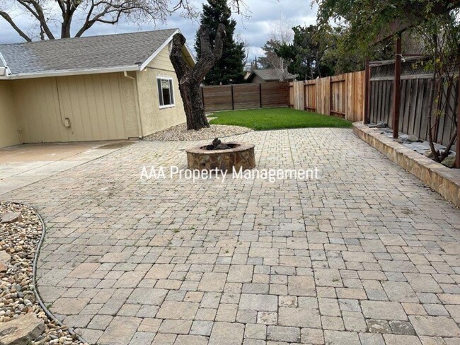 Building Photo - Pleasant HIll 3 bedroom 2 bath Great locat...
