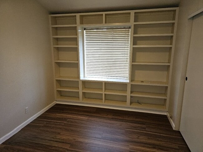 Building Photo - 10513 Katy Ln