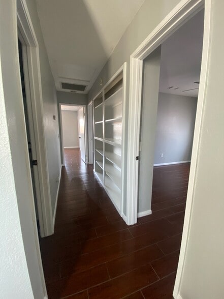 Building Photo - 27630 Baroni Rd