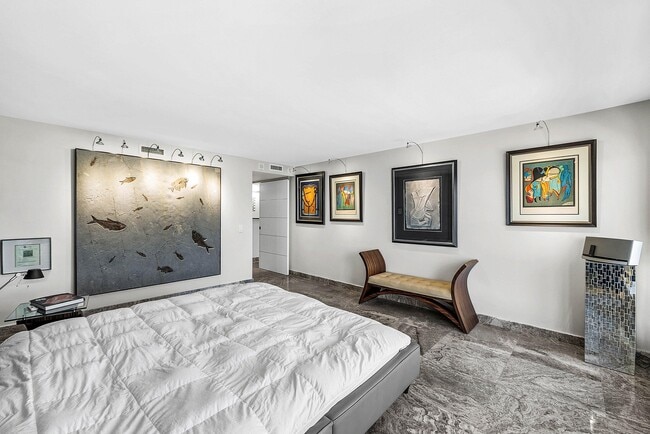 Building Photo - 2066 N Ocean Blvd