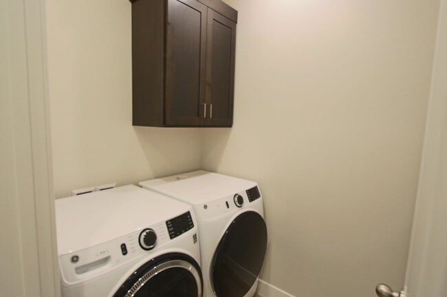 Building Photo - BRAND NEW: 2170+ SQFT and majestic VIEWS