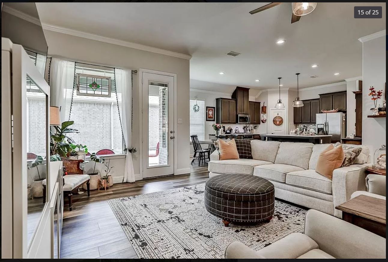 Building Photo - 808 Parkside Dr