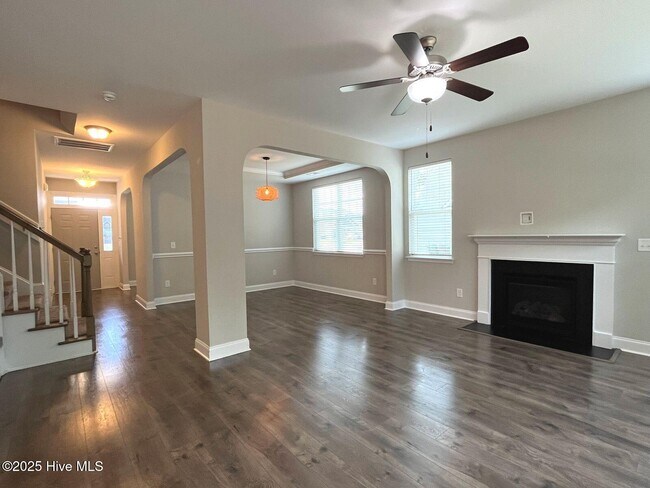 Building Photo - 188 Sandy Springs Rd