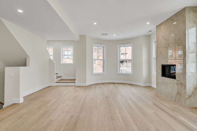 Building Photo - 77 Thorndike St
