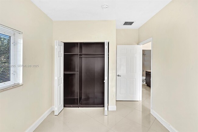 Building Photo - 2620 NE 214th St