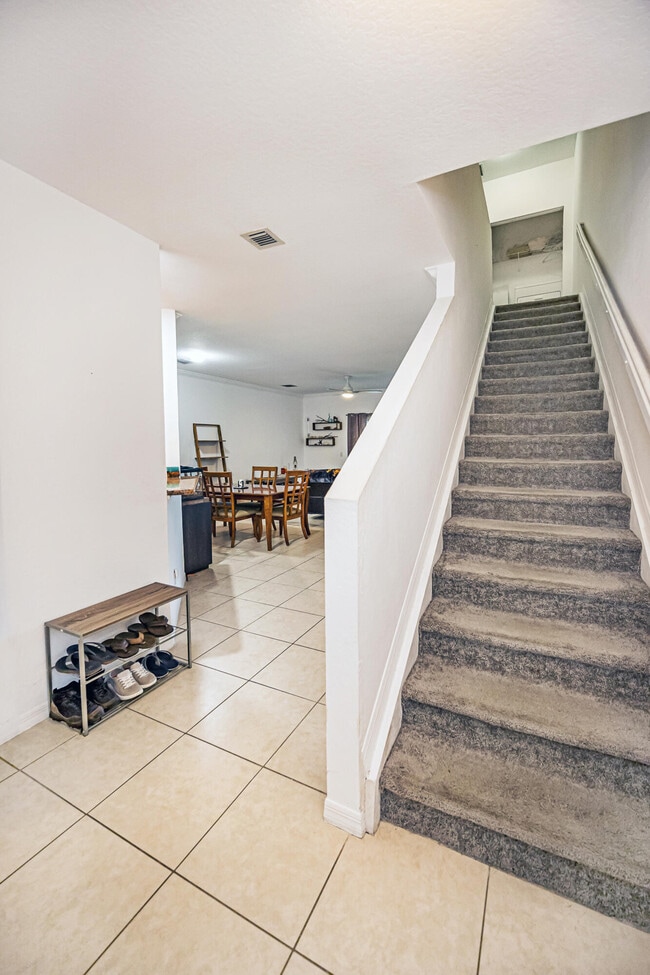 Building Photo - 3021 Grandiflora Dr