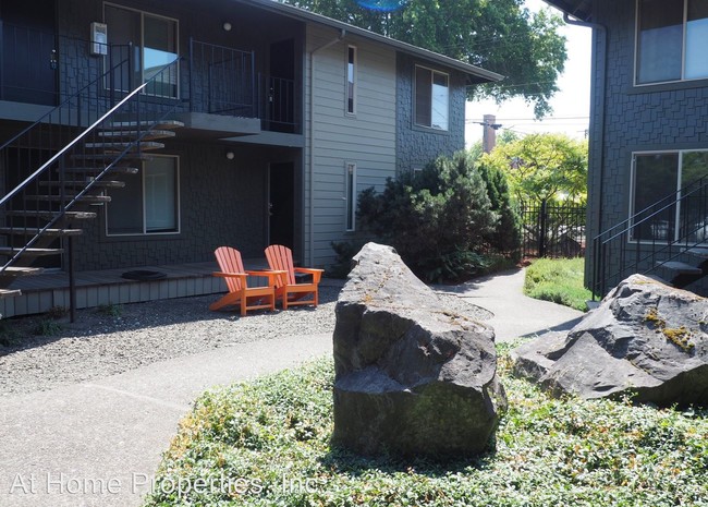 Building Photo - 2615 NW Harrison Blvd