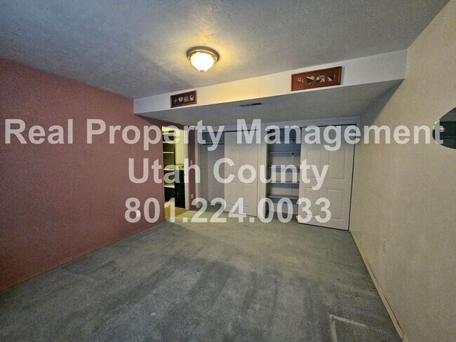 Building Photo - 675 Park Dr