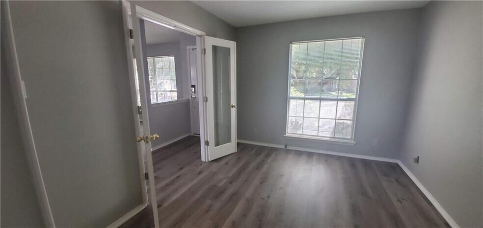 Building Photo - 602 Wagon Wheel Trail