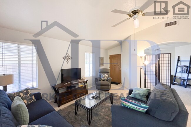 Building Photo - 2Bed/2Bath Home in 55+ Community in Peoria...