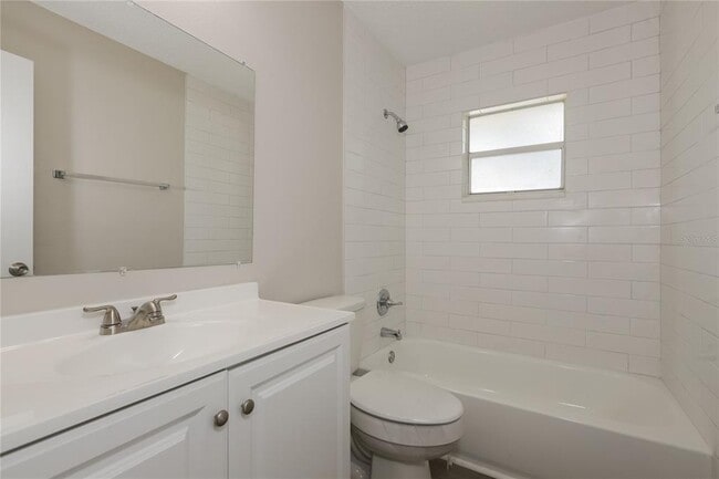 Building Photo - 5525 Southgrove Ct