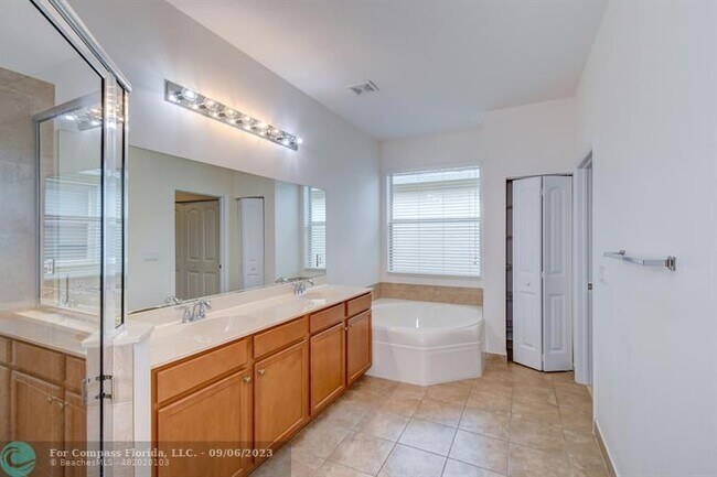 Building Photo - 4198 NW Burr Oak Ct