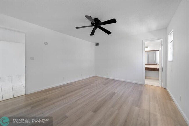 Building Photo - 2031 Coral Ridge Dr
