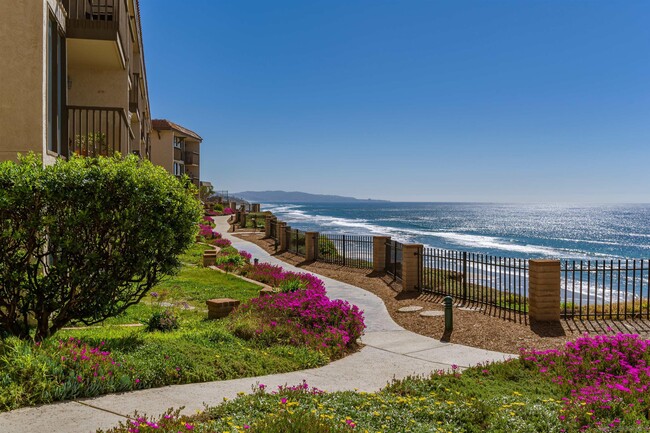 Building Photo - 190 Del Mar Shores Terrace