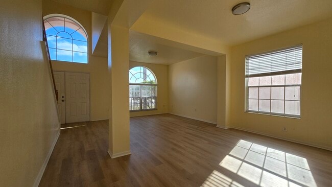 Building Photo - 1241 Vinetree Dr