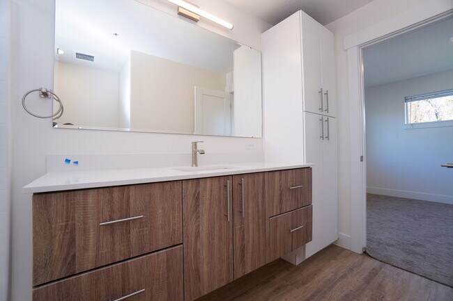 Building Photo - 4614 N Iota Ln