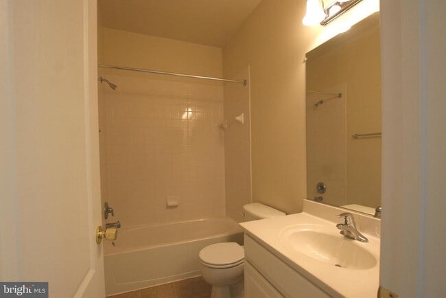 Building Photo - 107 Berwick Ln
