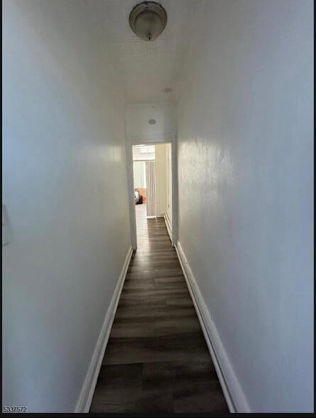 Building Photo - 97 Market St