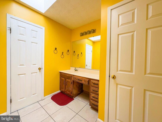 Building Photo - 107 Bonhill Dr