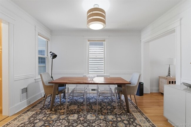 Building Photo - 27 N Dutcher St
