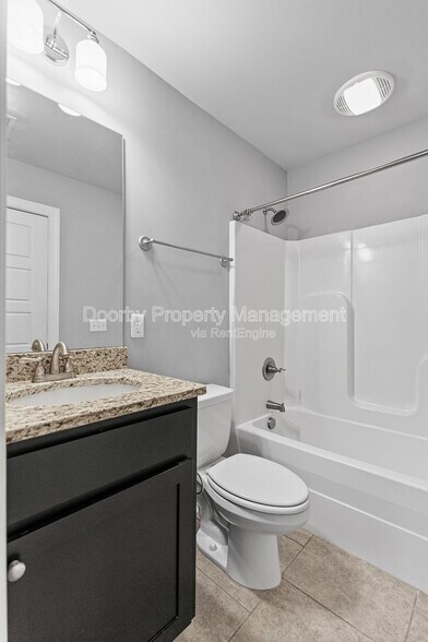 Building Photo - 723 Ladd Ave