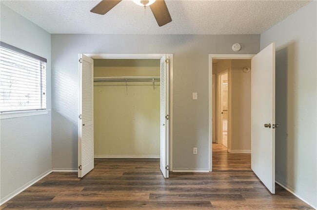 Building Photo - 4908 Hawkhaven Ln