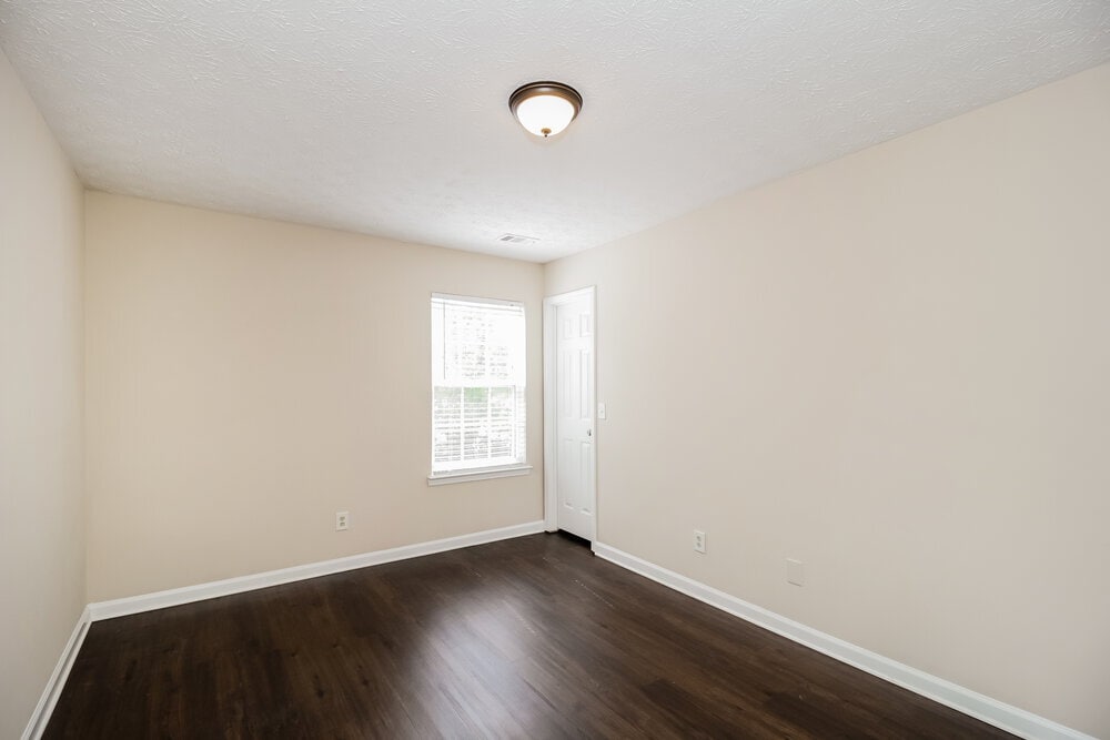 Building Photo - 12 Red Maple Way