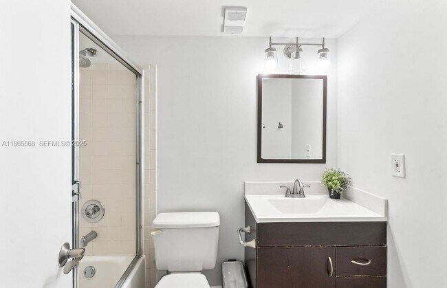 Building Photo - 8750 Royal Palm Blvd