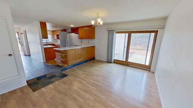 Building Photo - 4 Bedroom/2 Bathroom house in Goleta