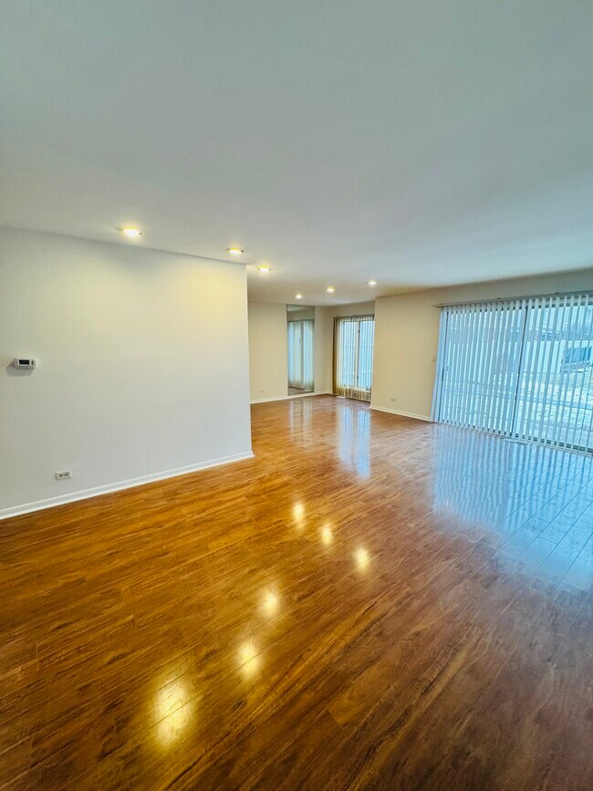 Building Photo - 532 Hummingbird Ln