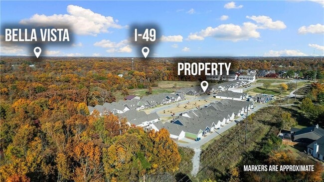 Building Photo - 913 NE Hts Ln