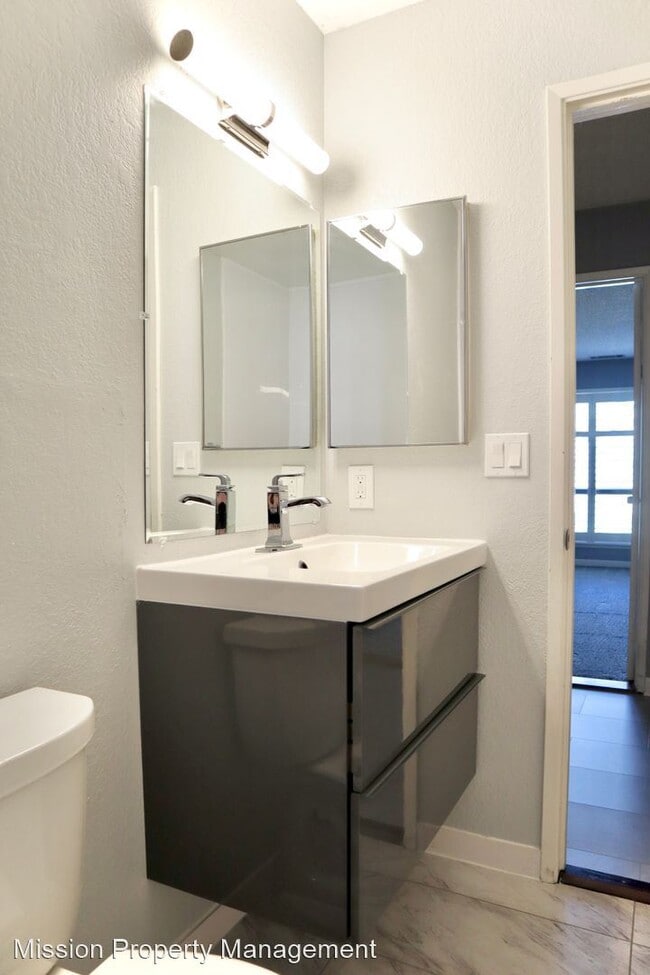 Building Photo - 2 br, 2 bath House - 39821 Cedar Blvd Unit...