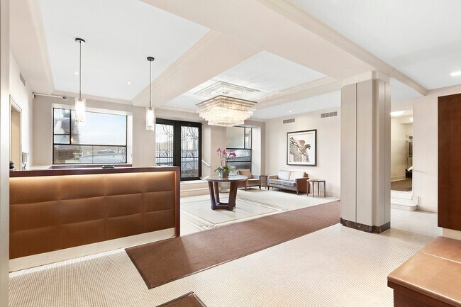 Building Photo - 230 Riverside Dr