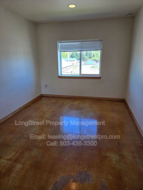 Building Photo - 132 SW Avery Ave