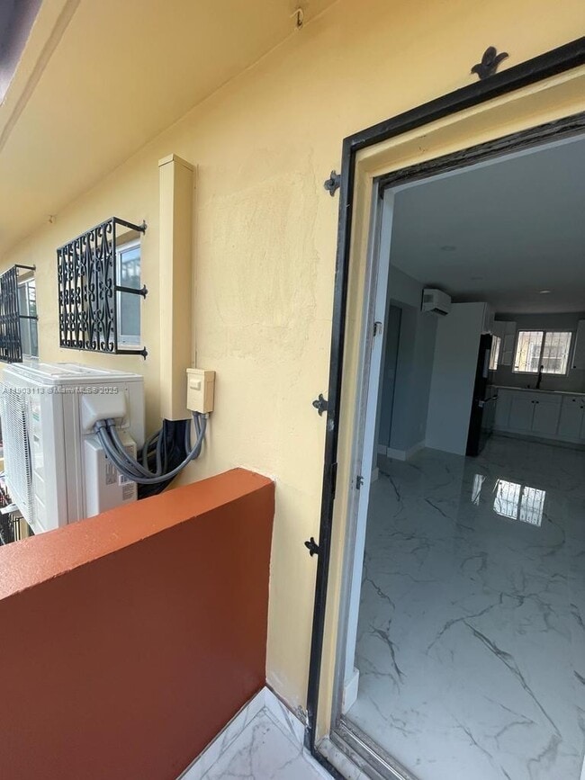 Building Photo - 47 NW 47th Ave