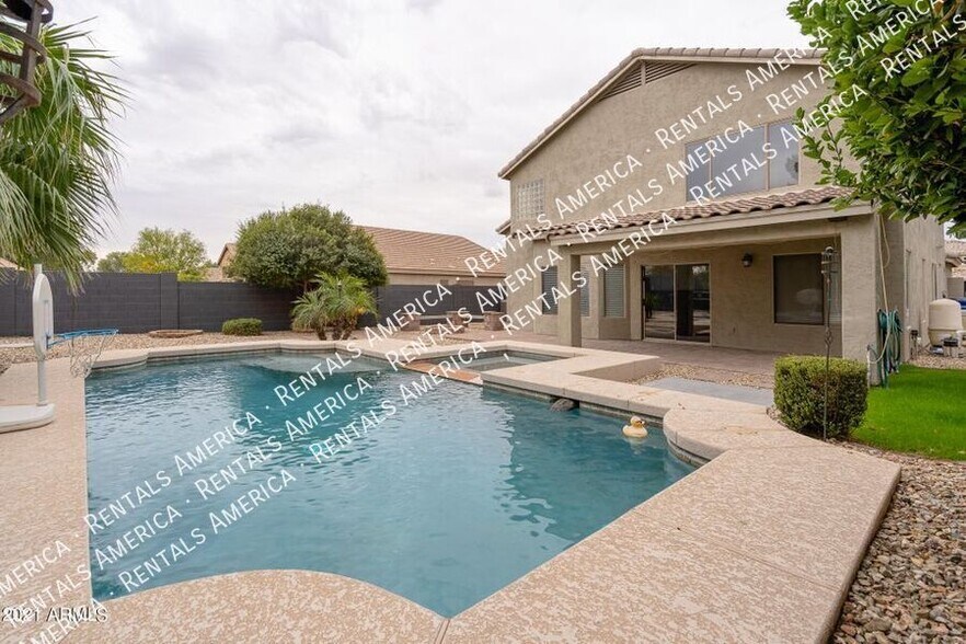 Building Photo - 6013 S Danielson Way