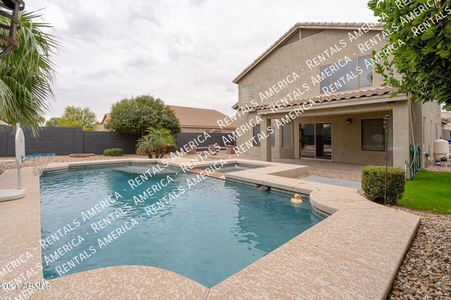 Building Photo - 6013 S Danielson Way