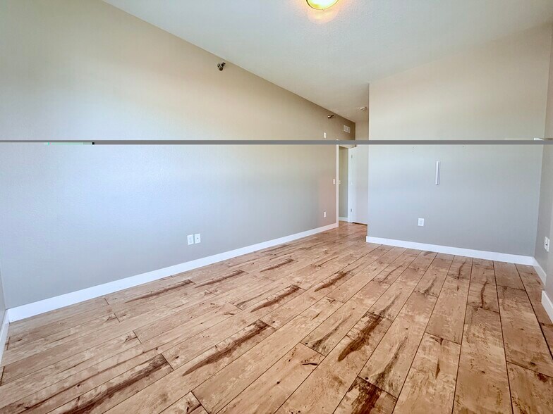 Master Bed - 221 E 5th St