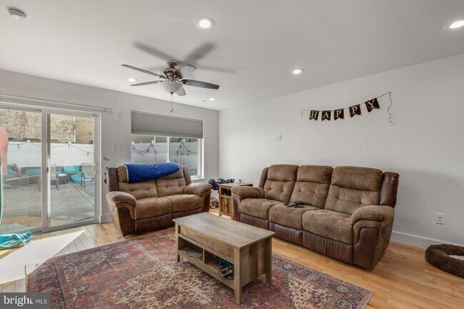 Building Photo - 1233 N 2nd St