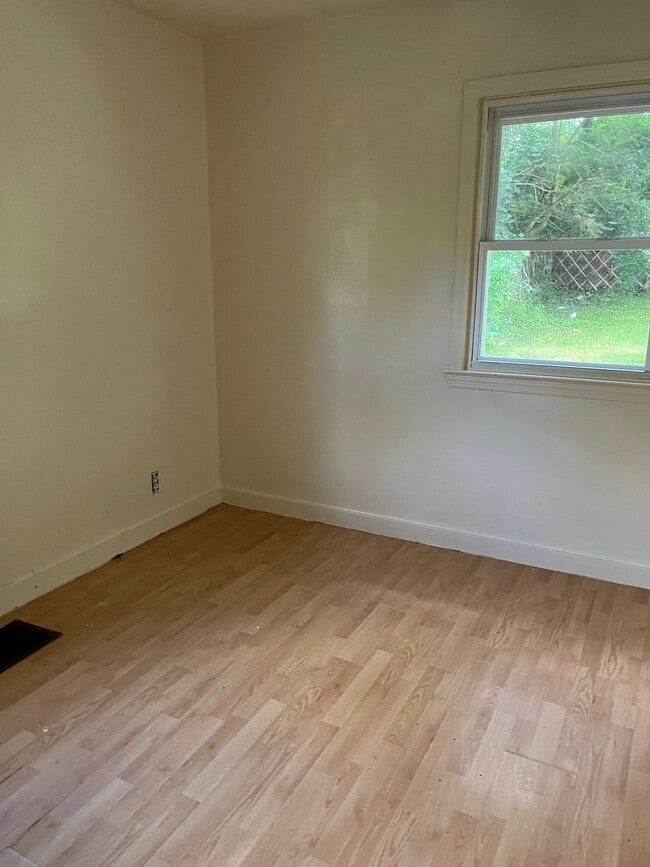 Building Photo - 4063 Larkspur Dr