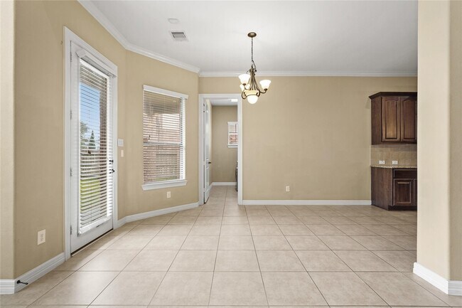 Building Photo - 2515 Sentry Oak Way