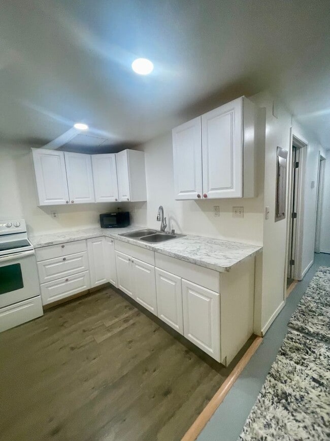 Building Photo - On an acre in Palmer! 4 bedrooms/3 bathrooms Oversized 2car garage PLUS additional shop! Addition...