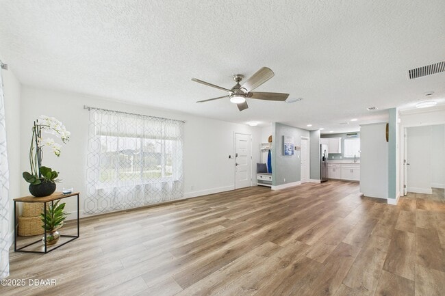 Building Photo - 4035 Oriole Ave