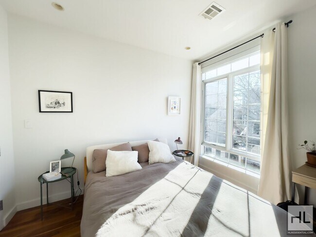 Building Photo - JACKSON STREET / Williamsburg Brooklyn / E...