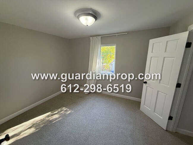 Building Photo - House on Selby Avenue Available Now, HW Fl...