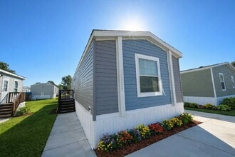 Building Photo - 1635 Sunburst Dr